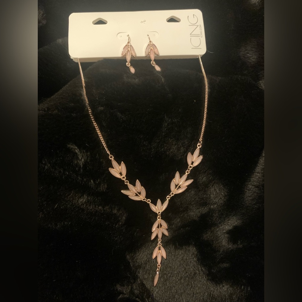 ICING gold tone & light pink necklace/earring set